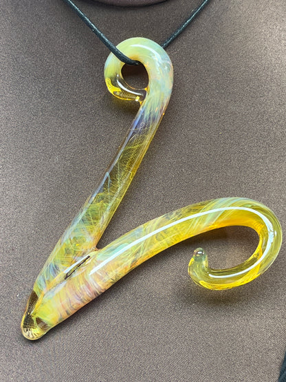 V Pendant