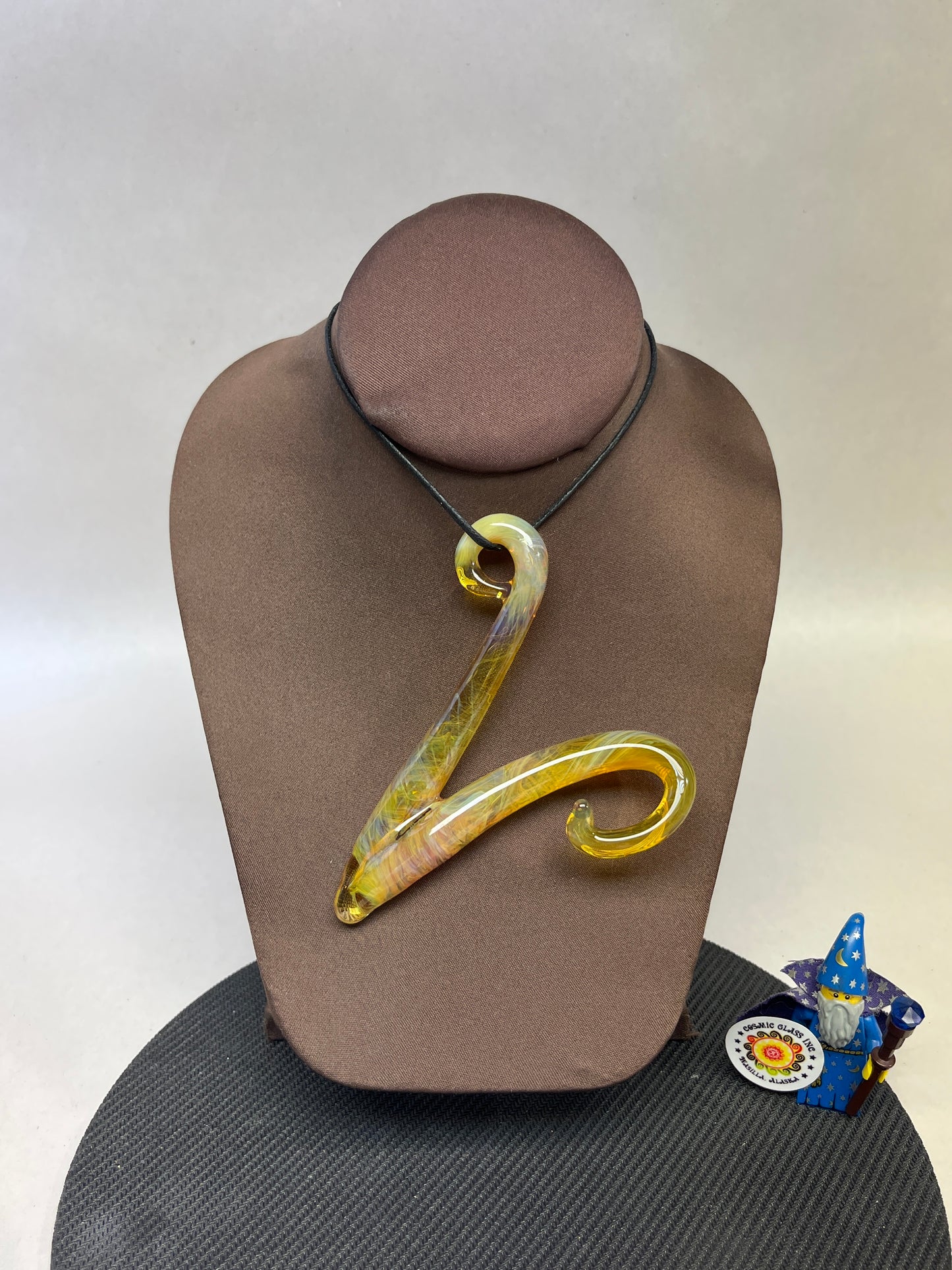 V Pendant
