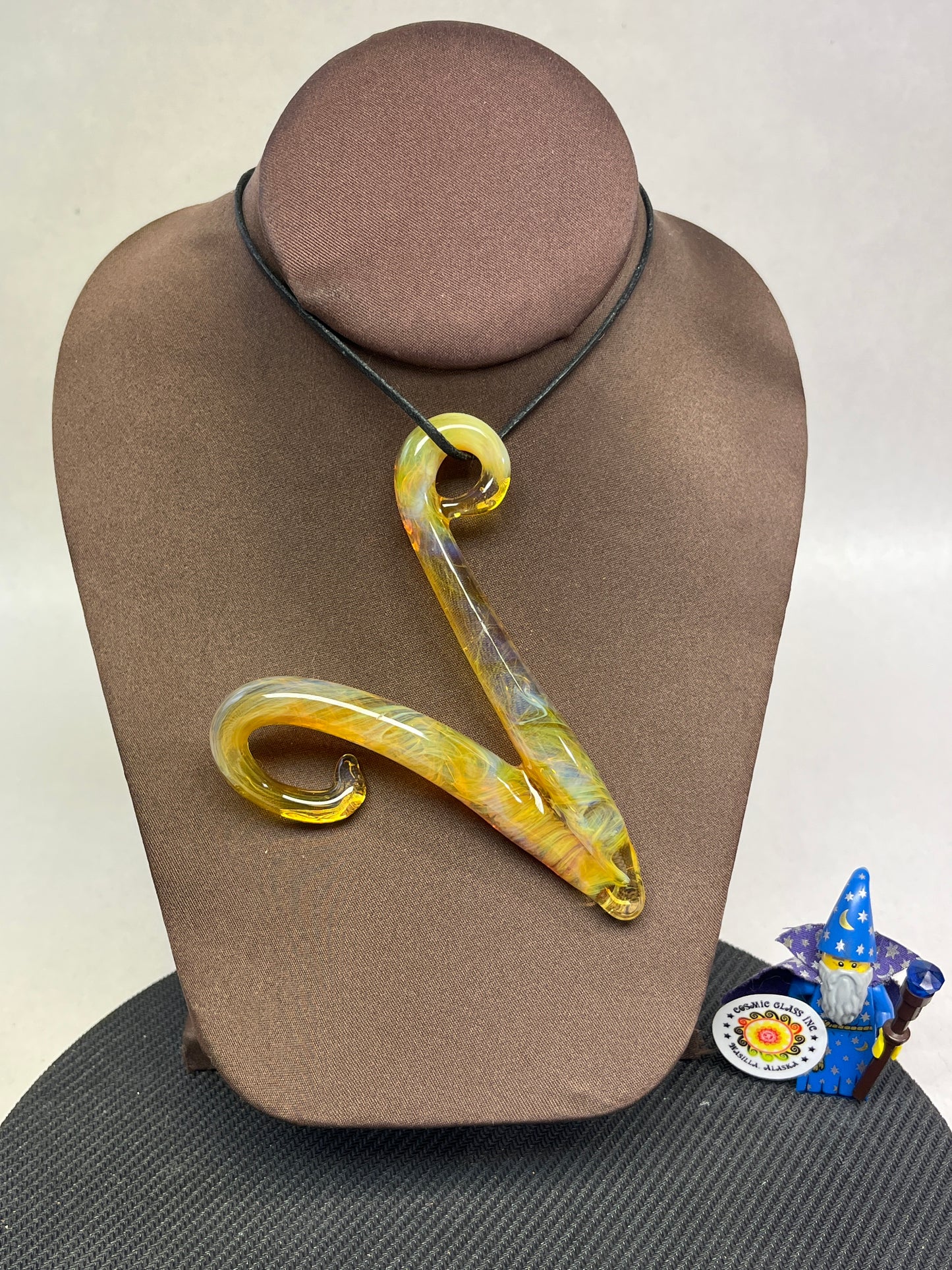 V Pendant