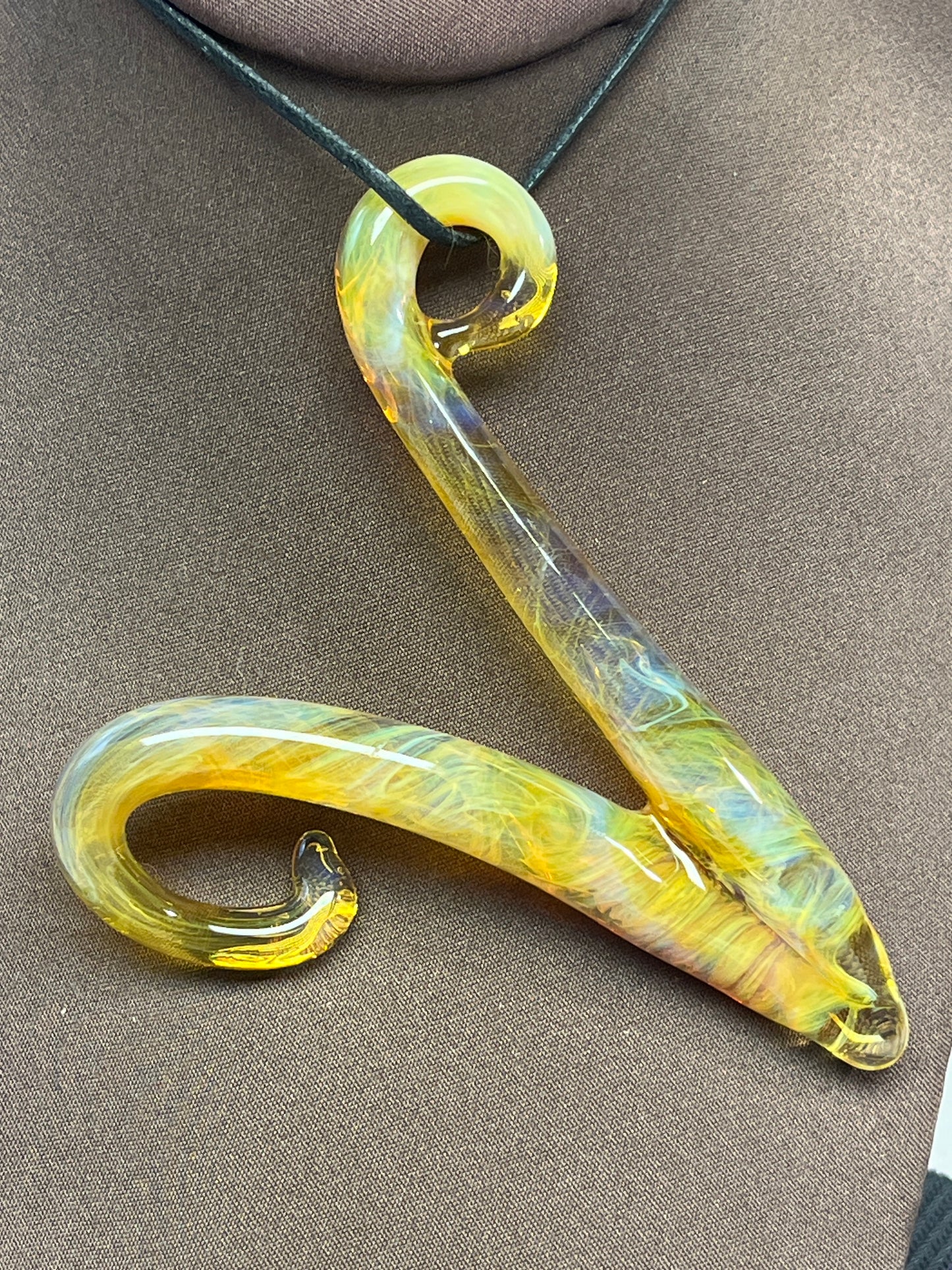 V Pendant