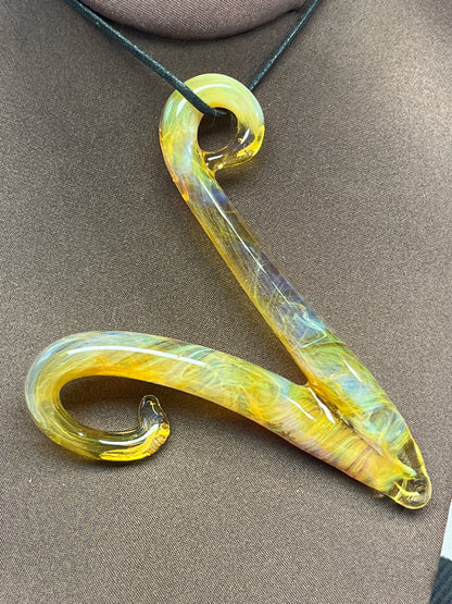 V Pendant