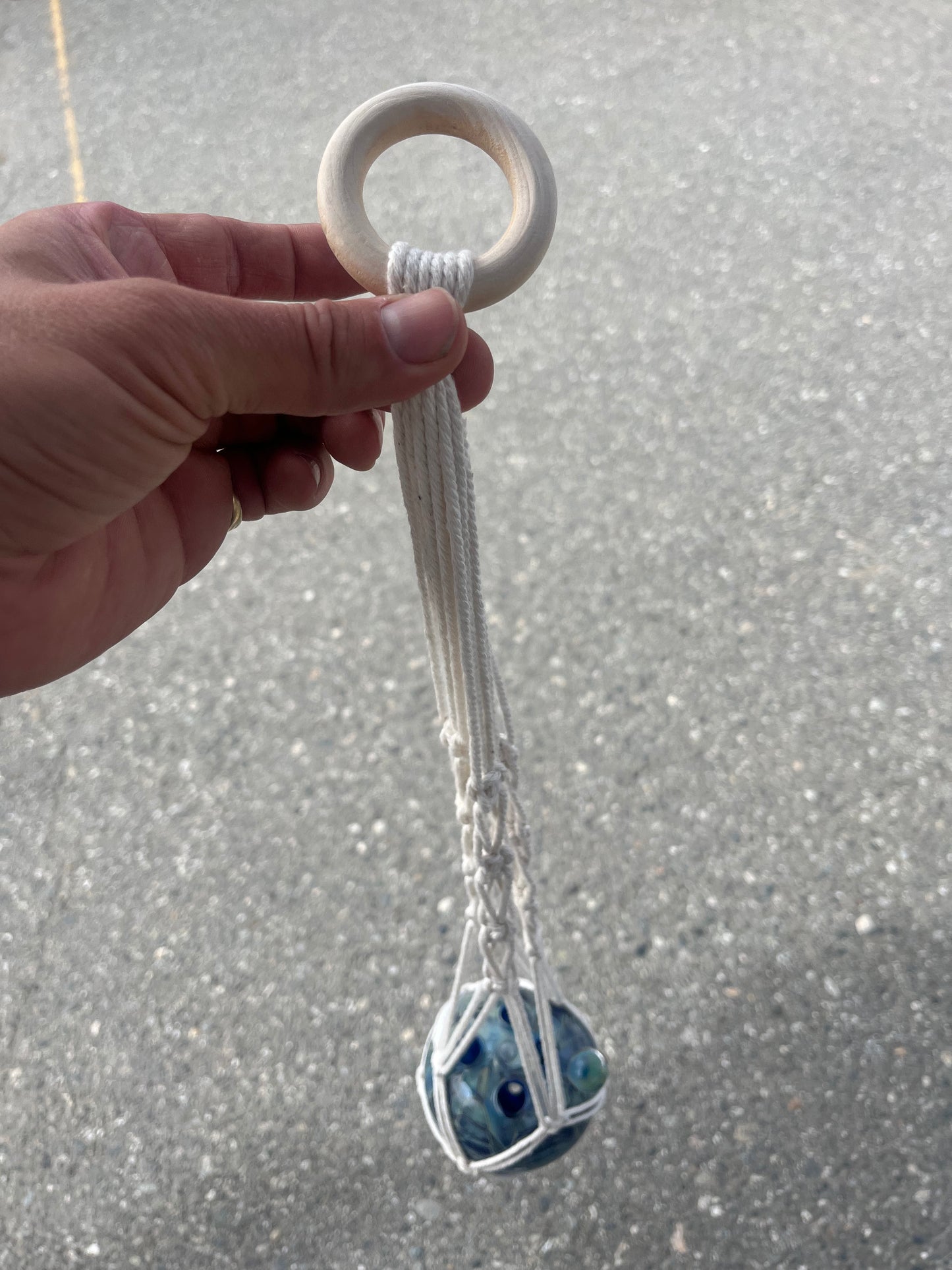 Rooter ball with macrame holder