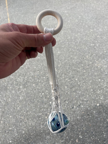 Rooter ball with macrame holder